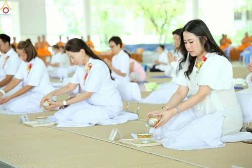 ภาพ No.228806:วันที่ 24 พฤษภาคม และ วันที่ 14 มิถุนายน พ.ศ.2568 พิธีถวายภัตตาหารเมนูสวรรค์ เพื่อการบรรลุธรรม ณ หอฉันคุณยายอาจารย์ฯ วัดพระธรรมกาย