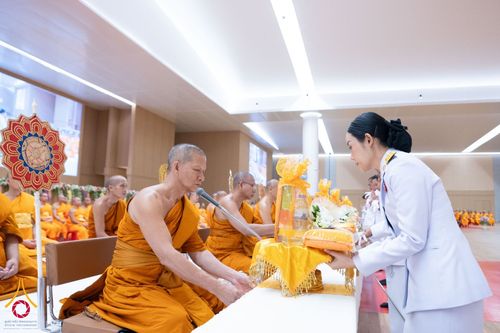 ภาพ No.146019:พิธีเจริญพระพุทธมนต์ ปฏิบัติธรรมเจริญสมาธิภาวนา เพื่อถวายเป็นพระราชกุศล แด่พระบาทสมเด็จพระเจ้าอยู่หัว เนื่องในโอกาสพระราชพิธีมหามงคล เฉลิมพระชนมพรรษา 6 รอบ 28 กรกฎาคม 2567 วันอาทิตย์ที่ 28 กรกฎาคม พ.ศ. 2567  ณ ห้องแก้วสารพัดนึก 2 สภาธรรมกายสากล