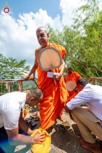 ภาพ No.175779:พิธีทอดผ้าป่าสมทบกฐิน ณ วัดอนุรุทธะอารนา เมืองมาตะเล ศรีลังกา โดยมูลนิธิธรรมกาย ในนามหลวงพ่อธัมมชโย วันที่ 7 พฤศจิกายน พ.ศ. 2567
