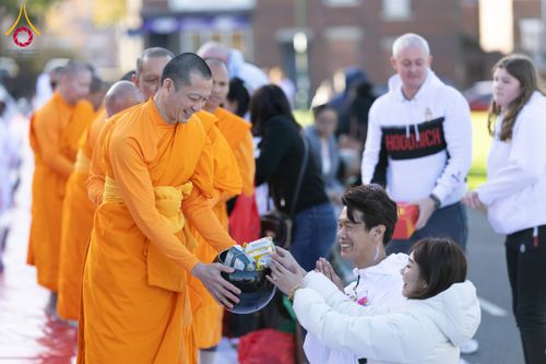 ภาพ No.173102:พิธีกฐินปุญญรังสีเศรษฐี ณ วัดพระธรรมกายนิวคาสเซิล สหราชอาณาจักร วันอาทิตย์ที่ 27 ตุลาคม พ.ศ. 2567