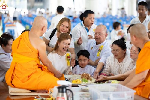 พิธีบุพเปตพลี ครั้งที่ 148 อุทิศบุญแด่หมู่ญาติที่ล่วงลับไปแล้ว (วันพระ แรม 15 ค่ำ เดือน 4) ณ หอฉันคุณยายอาจารย์ฯ วัดพระธรรมกาย จ.ปทุมธานี