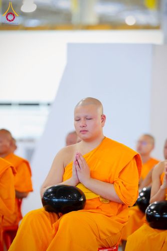 ภาพ No.223336:วันวิสาขบูชา วันอาทิตย์ที่ 11 พฤษภาคม พ.ศ. 2568 พิธีตักบาตร และปฎิบัติธรรม ณ สภาธรรมกายสากล วัดพระธรรมกาย