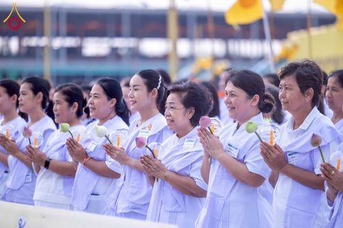 ภาพ No.224208:วันที่ 3-5 พฤษภาคม พ.ศ. 2568  กิจวัตร-กิจกรรมโครงการปฏิบัติธรรมอบรมศีลธรรม “บวชอุบาสิกาแก้ว” ถวายเป็นพระราชกุศล แด่พระบาทสมเด็จพระเจ้าอยู่หัว เนื่องในโอกาสมหามงคล “วันฉัตรมงคล” ณ วัดพระธรรมกาย อ.คลองหลวง จ.ปทุมธานี