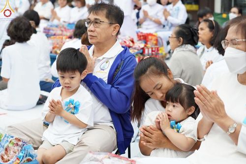 ภาพ No.126328:พิธีทำบุญเมืองนครราชสีมา ฉลอง 556 ปี ตักบาตรพระ 10,000 รูป ในวันเสาร์ที่ 2 มีนาคม พ.ศ.2567 ณ อนุสาวรีย์ท้าวสุรนารี จ.นครราชสีมา จัดโดย คณะสงฆ์จังหวัดนครราชสีมา ร่วมกับสำนักงานจังหวัดนครราชสีมา
