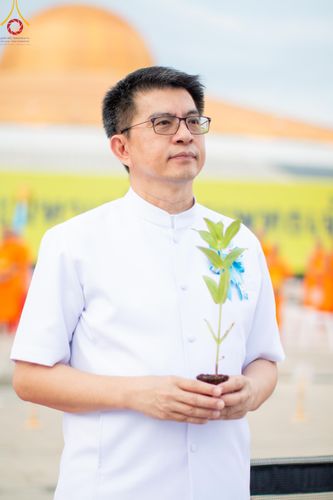 ภาพ No.160416:พิธีปลูกต้นทรัพย์บานชื่น ณ ลานธรรม พระมหาธรรมกายเจดีย์ วัดพระธรรมกาย จ.ปทุมธานี วันพฤหัสบดีที่ 10 ตุลาคม พ.ศ. 2567