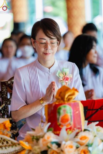 ภาพ No.166748:พิธีทอดกฐิน ณ วัดเขาดินมังกรทอง อ.บ่อทอง จ.ชลบุรี  ในโครงการกฐินสามัคคีทั่วไทย 30,000 วัด บูชาธรรม 80 ปี หลวงพ่อธัมมชโย โดยคณะศิษยานุศิษย์วัดพระธรรมกาย วันที่ 23 ตุลาคม พ.ศ. 2567