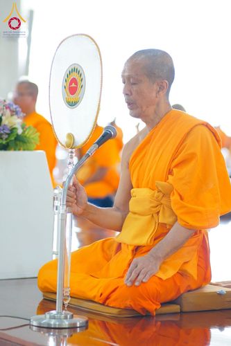 ภาพ No.210608:วันเสาร์ที่ 8 มีนาคม พ.ศ. 2568 พิธีสวดพระพุทธมนต์ และถวายภัตตาหารเมนูสวรรค์แด่พระภิกษุ สามเณร ณ หอฉันคุณยายอาจารย์ฯ วัดพระธรรมกาย