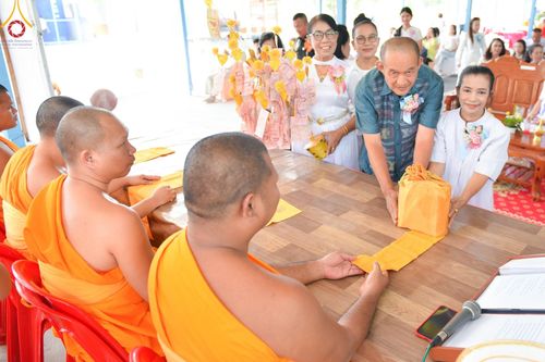 ภาพ No.104660:ทอดผ้าป่าสามัคคี เพื่อสมทบทุนสร้างหอฉัน ๑๑๓ ปี คุณยายอาจารย์มหารัตนอุบาสิกาจันทร์ขนนกยูง ครั้งที่ ๗ ในวันอาทิตย์ ที่ ๒๘ เมษายน พ.ศ. ๒๕๖๗ ณ ศูนย์การศึกษาจอมบึง ต.รางบัว อ.จอมบึง จ.ราชบุรี