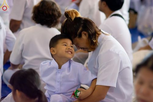 ภาพ No.126510:พิธีตักบาตร ในวันอาทิตย์ต้นเดือนที่ 3 มีนาคม พ.ศ. 2567 ณ บ้านแก้วเรือนทองคุณยายฯ วัดพระธรรมกาย