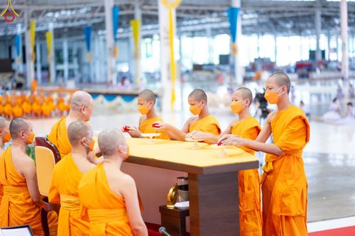 ภาพ No.88133:พิธีมุทิตาสักการะ เปรียญธรรม 9,6,3 และบาลีศึกษา 6,3  พิธีมอบดวงแก้วสามเณรทรงบาลีไวยากรณ์ วันอาทิตย์ 17 กันยายน พ.ศ. 2566 ณ สภาธรรมกายสากล วัดพระธรรมกาย