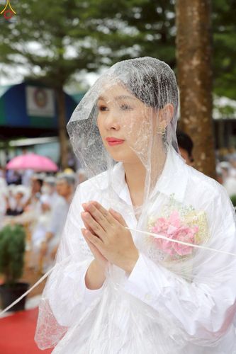 ภาพ No.234069:วันอาทิตย์ที่ 20 กรกฎาคม พ.ศ.2568 พิธีทอดผ้าป่า และพิธีตอกเสาเข็มต้นแรก สร้างอาคารปฏิบัติธรรมพระมงคลเทพมุนี ณ ศูนย์ปฏิบัติธรรมสุราษฏร์ธานี