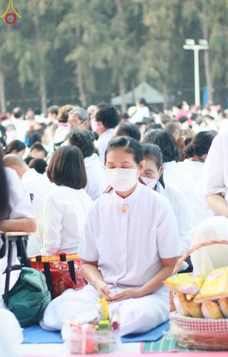 ภาพ No.107530:พิธีตักบาตรพระธรรมยาตราฯ ในโครงการธรรมยาตรากตัญญูบูชา มหาปูชนียาจารย์ พระมงคลเทพมุนี(สด จนฺทสโร) พระผู้ปราบมาร ปีที่ 12 ณ อนุสรณ์สถานมหาวิหารพระมงคลเทพมุนี อ.สองพี่น้อง จ.สุพรรณบุรี วันที่ 7 มกราคม พ.ศ. 2567