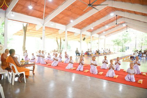 ภาพ No.135215:พิธีตัดปอยผม, พิธีขอขมารับผ้าไตร, พิธีบรรพชา, พิธีถวายบาตร ในโครงการบรรพชาสามเณร ฟื้นฟูพระพุทธศาสนาทั่วไทย  ณ ศูนย์ปฏิบัติธรรมบุญประสาน ต.พญาเย็น อ.ปากช่อง จ.นครราชสีมา วันที่ 5 เมษายน พ.ศ. 2567