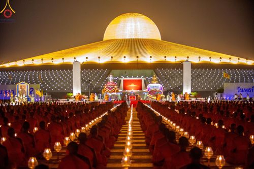 ภาพ No.122214:พิธีจุดประทีปถวายเป็นพุทธบูชา และบูชาธรรมมหาปูชนียาจารย์ พระมงคลเทพมุนี(สด จนฺทสโร) ในโครงการธรรมยาตรา กตัญญูบูชา มหาปูชนียาจารย์ พระมงคลเทพมุนี(สด จนฺทสโร) พระผู้ปราบมาร อนุสรณ์สถาน 7 แห่ง ปีที่ 12 วันที่ 31 มกราคม พ.ศ. 2567 ณ วัดพระธรรมกาย จ.ปทุมธานี (
