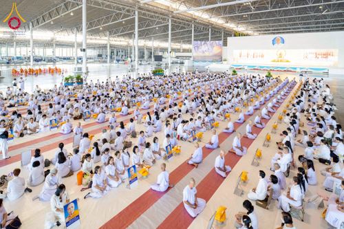 ภาพ No.277389:วันเสาร์ที่ 6 ธันวาคม พ.ศ. 2568 พิธีบรรพชาอุปสมบทและพิธีถวายบาตร โครงการอุปสมบทบูชาธรรมมหาปูชนียาจารย์ ประจำปี พ.ศ.2568 โครงการบวชพระนานาชาติ AEC และ WAB รุ่น CEO (นักบริหาร) รุ่นที่ 5 ณ โบสถ์พระไตรปิฏก วัดพระธรรมกาย