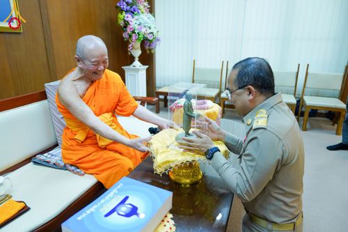 ภาพ No.201921:ผู้ว่าปทุมฯ มอบแนวทางการขับเคลื่อนพัฒนาจังหวัดฯ แก่หัวหน้าส่วนราชการ ผู้บริหารท้องถิ่น กำนัน ผู้ใหญ่บ้าน อ.คลองหลวง วันอังคารที่ 21 มกราคม พ.ศ. 2568