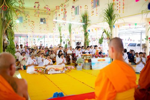 ภาพ No.167257:พิธีทอดกฐิน ณ วัดจำปาทอง อ.บ้านเขว้า จ.ชัยภูมิ ในโครงการกฐินสามัคคีทั่วไทย 30,000 วัด บูชาธรรม 80 ปี หลวงพ่อธัมมชโย โดยคณะศิษยานุศิษย์วัดพระธรรมกาย วันที่ 24 ตุลาคม พ.ศ. 2567