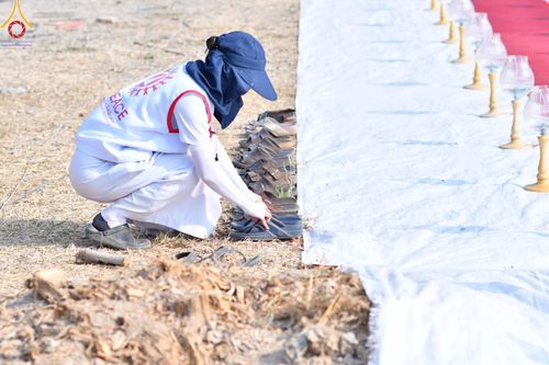 ภาพ No.112446:V.11 สามารถ การเตรียมงาน เก็บงาน การรับบุญของเจ้าหน้าที่หน่วยงานต่างๆ เพื่อโครงการธรรมยาตรา กตัญญูบูชา มหาปูชนียาจารย์ พระมงคลเทพมุนี (สด จนฺทสโร) พระผู้ปราบมาร อนุสรณ์สถาน 7 แห่ง ปีที่ 12 ระหว่างวันที่ 2 - 31 มกราคม พ.ศ.2567