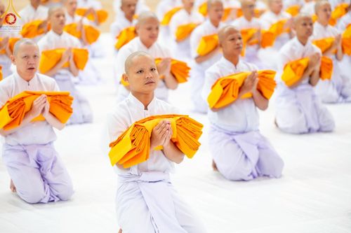 ภาพ No.217186:วันเสาร์ที่ 12 เมษายน พ.ศ. 2568 พิธีบรรพชา พิธีขอศีลและขอนิสสัย พิธีมอบบาตร ในโครงการอุปสมบทหมู่ บูชาธรรมหลวงพ่อธัมมชโย, โครงการธรรมทายาท ระดับอุดมศึกษา รุ่นที่ 52 ,  โครงการบวชพระนานาชาติ AEC & WAB CEO รุ่นที่ 4 ณ วัดพระธรรมกาย