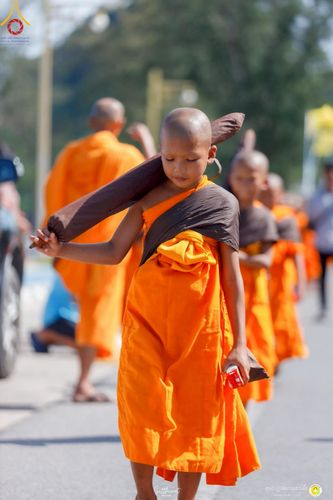 ภาพ No.222142:วันที่ 26-27 เมษายน พ.ศ. 2568 ศูนย์ปฏิบัติธรรมสวนผึ้ง ร่วมกับ ธุดงค์คสถานประจวบคีรีขันธ์ และวัดอ่าวน้อย  จัดกิจกรรมเดินธรรมยาตรา ตักบาตรข้าวสารอาหารแห้ง และจุดประทีปถวายเป็นพุทธบูชา ณ วัดอ่าวน้อย จ.ประจวบคีรีขันธ์