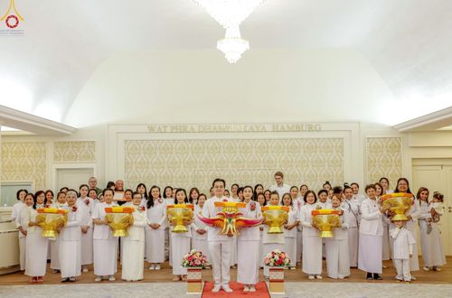 ภาพ No.92594:พิธีทอดกฐินสามัคคี ณ วัดพระธรรมกายฮัมบวร์ค เยอรมนี วันที่ 5 พฤศจิกายน พ.ศ. 2566