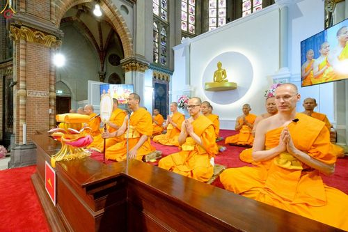 ภาพ No.271384:วันอาทิตย์ที่ 26 ตุลาคม พ.ศ. 2568 พิธีทอดกฐินสามัคคีวัดพระธรรมกายเนเธอร์แลนด์ กฐินเพื่อปฏิสังขรณ์ผนังรอบโบสถ์ อายุกว่า 135 ปี