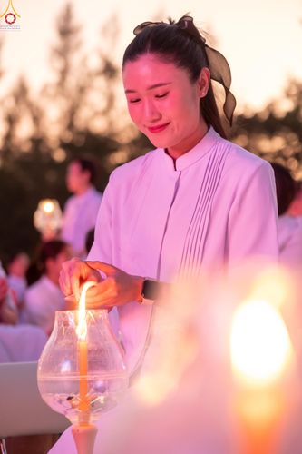 ภาพ No.292111:วันที่ 10 มกราคม พ.ศ. 2569 พิธีจุดประทีปถวายเป็นพุทธบูชา และบูชาธรรมมหาปูชนียาจารย์  ณ อนุสรณ์สถานคลองบางนางแท่น อ.สามพราน จ.นครปฐม ในโครงการธรรมยาตรา กตัญญูบูชา มหาปูชนียาจารย์ พระมงคลเทพมุนี(สด จนฺทสโร) พระผู้ปราบมาร อนุสรณ์สถาน 7 แห่ง ปีที่ 14