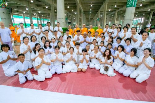 ภาพ No.333579:วันอาทิตย์ที่ 7 มิถุนายน พ.ศ.2569 พิธีตัดปอยผมและปลงผมนาคธรรมทายาท โครงการบรรพชาและอุปสมบทหมู่ธรรมทายาท รุ่นผู้บริหาร รุ่นที่ 16 ณ วิหารคด 11 วัดพระธรรมกาย