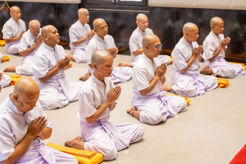 ภาพ No.350853:วันที่ 19 กันยายน พ.ศ.2569 พิธีบรรพชาอุปสมบท โครงการอุปสมบทหมู่บูชาธรรม ครบรอบ 109 ปี วันครูผู้ค้นพบวิชชาธรรมกาย ณ โบสถ์พระไตรปิฏก วัดพระธรรมกาย