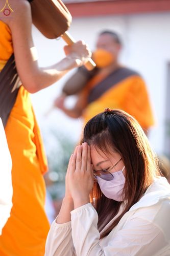 ภาพ No.72357:พิธีต้อนรับพระธรรมยาตรา ในโครงการธรรมยาตรากตัญญูบูชา มหาปูชนียาจารย์ พระมงคลเทพมุนี(สด จนฺทสโร) พระผู้ปราบมาร อนุสรณ์สถาน 7 แห่ง ปีที่ 11 วันที่ 18 มกราคม พ.ศ. 2566 ณ อนุสรณ์สถานลำดับที่ 4 สถานที่เกิดด้วยกายธรรม วัดโบสถ์ (บน) บางคูเวียง อ.บางกรวย จ.นนทบุ