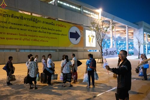 ภาพ No.323858:วันที่ 22 เมษายน พ.ศ.2569 (วันคุ้มครองโลก) งานถวายมหาสังฆทาน 40,000 กว่าวัดทั่วประเทศ บรรยากาศพระสังฆาธิการและสาธุชน  เดินทางเข้าวัดพระธรรมกาย และพักค้าง ตั้งแต่ ตอนเย็นวันที่ 21  ถึงเช้าวันที่ 22