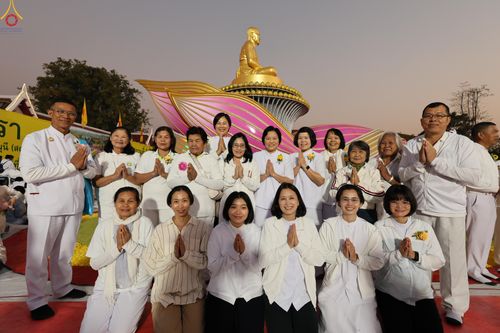 ภาพ No.294340:วันที่ 14 มกราคม พ.ศ. 2569 พิธีตักบาตรพระธรรมยาตรา ณ วัดสองพี่น้อง ต.ต้นตาล อ.สองพี่น้อง จ.สุพรรณบุรี ในโครงการธรรมยาตรา กตัญญูบูชา มหาปูชนียาจารย์ พระมงคลเทพมุนี(สด จนฺทสโร) พระผู้ปราบมาร อนุสรณ์สถาน 7 แห่ง ปีที่ 14