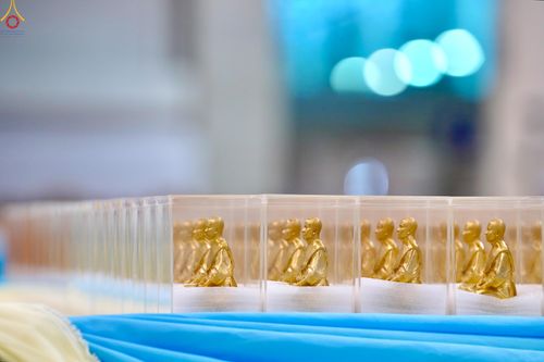 ภาพ No.311428:วันอาทิตย์ต้นเดือนที่ 1 มีนาคม พ.ศ.2569 พิธีตักบาตร และ พิธีบูชาข้าวพระ ณ สภาธรรมกายสากล วัดพระธรรมกาย