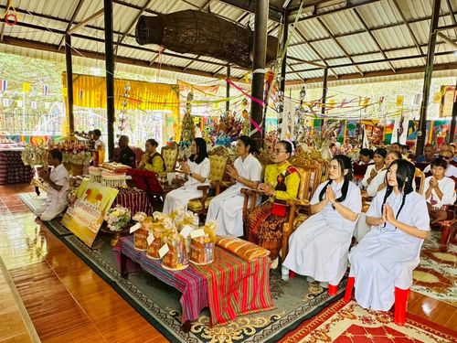 ภาพ No.282009:วันที่ 2 พฤศจิกายน พ.ศ. 2568 พิธีทอดกฐินสามัคคีทั่วไทย 30,000 วัด  โดยคณะศิษยานุศิษย์ บูชาธรรม 81 ปี  หลวงพ่อธัมมชโย ณ วัดมงคลเทพาราม (วัดปากน้ำ) อ.หาดใหญ่ จ.สงขลา