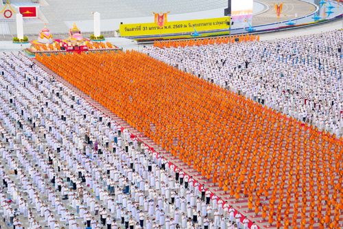 ภาพ No.307769:วันที่ 31 มกราคม พ.ศ. 2569 พิธีจุดประทีปธรรมถวายเป็นพุทธบูชา  และบูชาธรรมมหาปูชนียาจารย์ (ภาพชุดที่ 2) ณ วัดพระธรรมกาย ปทุมธานี ในโครงการธรรมยาตรา กตัญญูบูชา มหาปูชนียาจารย์ พระมงคลเทพมุนี(สด จนฺทสโร) พระผู้ปราบมาร อนุสรณ์สถาน 7 แห่ง ปีที่ 14