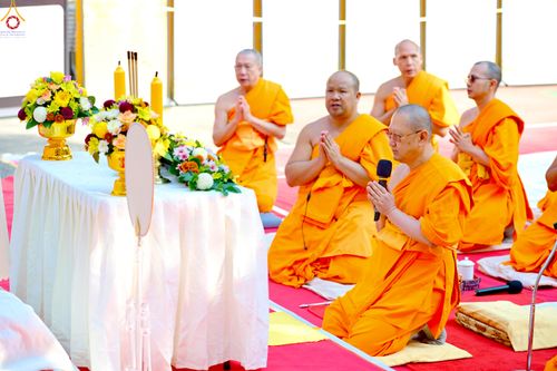 ภาพ No.280755:วันที่ 28 ธันวาคม พ.ศ. 2568 พิธีอุปสมบท โครงการอุปสมบทหมู่ ๘๑ ปี บูชาธรรมหลวงพ่อธัมมชโย ณ สมาคมพุทธ เขตตงช้ง เขตบริหารพิเศษฮ่องกง