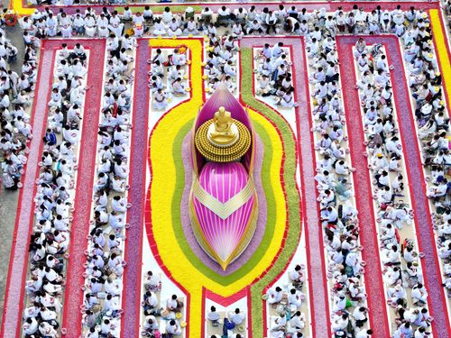 ภาพ No.295029:วันที่ 14 มกราคม พ.ศ. 2569 พิธีต้อนรับพระธรรมยาตรา อนุสรณ์สถานลำดับที่ 4  สถานที่เกิดด้วยกายธรรม ณ วัดโบสถ์บน ต.บางคูเวียง จ.นนทบุรี ในโครงการธรรมยาตรา กตัญญูบูชา มหาปูชนียาจารย์ พระมงคลเทพมุนี(สด จนฺทสโร) พระผู้ปราบมาร อนุสรณ์สถาน 7 แห่ง ปีที่ 14