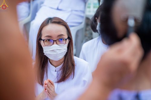 ภาพ No.78670:พิธีตัดปอยผมและปลงผมนาคธรรมทายาท  โครงการบรรพชาและอุปสมบทหมู่ วันคุ้มครองโลก วันที่ 26 มีนาคม พ.ศ.2566 ณ หมู่บ้านบรรลุธรรม วัดพระธรรมกาย