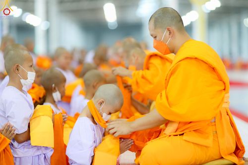 ภาพ No.79875:พิธีขอบรรพชา , พิธีคล้องอังสะ พิธีขอสรณคมน์และศีล , พิธีขอนิสสัย ในโครงการบรรพชาสามเณรฟื้นฟูพระพุทธศาสนาทั่วไทย วันเสาร์ที่ 8 เมษายน พ.ศ.2566