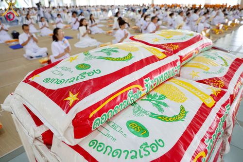 ภาพ No.271105:วันพุธที่ 20 พฤศจิกายน พ.ศ.2568 (วันพระ แรม 15 ค่ำ เดือน 12) พิธีบุพเปตพลี ครั้งที่ 173 ร่วมอุทิศบุญแด่หมู่ญาติที่ล่วงลับไปแล้ว และสืบทอดอายุพระพุทธศาสนา ณ หอฉันคุณยายอาจารย์ฯ วัดพระธรรมกาย