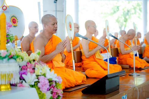 ภาพ No.177367:พิธีถวายภัตตาหารเมนูสวรรค์ และพิธีบุพเปตพลี ครั้งที่ 158 ร่วมอุทิศบุญแด่หมู่ญาติที่ล่วงลับไปแล้ว และสืบทอดอายุพระพุทธศาสนา ณ วัดพระธรรมกาย วันที่ 30 พฤศจิกายน พ.ศ.2567 (วันพระ แรม 15 ค่ำ เดือน 12)