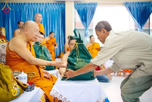 ภาพ No.159338:วันศุกร์ที่ 25 กันยายน พ.ศ. 2567 วัดพระธรรมกาย มูลนิธิธรรมกาย และคณะศิษยานุศิษย์ฯ ร่วมสมทบกัปปิยภัณฑ์ จำนวน 200,000 บาท สนับสนุนสำนักงานเจ้าคณะใหญ่หนตะวันออก ฝ่ายสาธารณสงเคราะห์ของมหาเถรสมาคม เพื่อช่วยเหลือผู้ประสบอุทกภัย