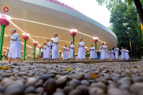 ภาพ No.244530:วันเสาร์ที่ 6 กันยายน พ.ศ. 2568 พิธีเวียนประทักษิณ และวันทาสีมาของนาคธรรมทายาท โครงการอุปสมบทหมู่บูชาธรรมครบรอบ 108 ปี วันครูผู้ค้นพบวิชชาธรรมกาย ณ โบสถ์พระไตรปิฎก วัดพระธรรมกาย