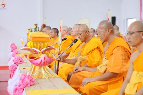 ภาพ No.272271:วันเสาร์ที่ 1 พฤศจิกายน พ.ศ. 2568 พิธีทอดกฐินสามัคคี สร้างกุฏิหมู่สามเณร ณ ศูนย์ปฏิบัติธรรมเบญจธรรม ปทุมธานี  ต.บ้านปทุม อ.สามโคก จ.ปทุมธานี