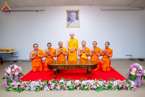 ภาพ No.222970:วันที่ 23 เมษายน พ.ศ. 2568 หลวงพ่อทัตตชีโวต้อนรับคณะสงฆ์ World Pec ณ อาคาร 100 ปี คุณยายมหารัตนอุบาสิกาจันทร์ ขนนกยูง วัดพระธรรมกาย