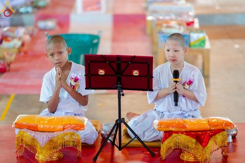 ภาพ No.214587:วันศุกร์ที่ 4 เมษายน พ.ศ.2568 นาคธรรมทายาทตักบาตรพระพี่เลี้ยง ในโครงการบรรพชาสามเณร ฟื้นฟูพระพุทธศาสนาทั่วไทย ณ วิหารคด 22 วัดพระธรรมกาย