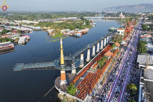 ภาพ No.184716:พิธีตักบาตรพระ 10,000 รูป ครั้งที่ 3 เนื่องในโอกาส 193 ปี จังหวัดกาญจนบุรี อุทิศส่วนกุศลให้แด่บรรพชน และเพื่อช่วยเหลือผู้ประสบภัยพิบัติต่างๆ วันเสาร์ที่ 21 ธันวาคม พ.ศ. 2567