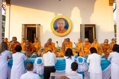 ภาพ No.116035:พิธีตักบาตรพระธรรมยาตรา ณ อนุสรณ์สถานลำดับที่ 4 สถานที่เกิดด้วยกายธรรม วัดโบสถ์(บน) จ.นนทบุรี วันที่ 21 มกราคม พ.ศ. 2567