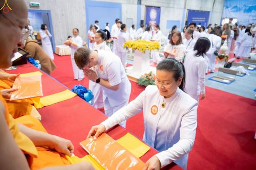 ภาพ No.256036:วันที่ 12 ตุลาคม พ.ศ. 2568 พิธีทอดกฐินวัดพระธรรมกายสวิตเซอร์แลนด์  ณ หอประชุมโรงเรียน Obergoldbach เมือง Bern ประเทศสวิตเซอร์แลนด์