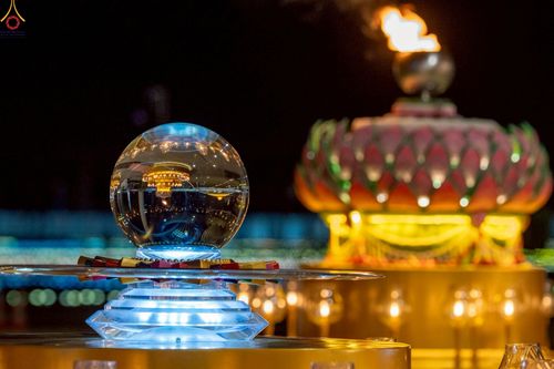 ภาพ No.241178:วันพุธที่ 27 สิงหาคม พ.ศ. 2568 พิธีฉลองชัยสวดมนต์ บทธัมมจักกัปปวัตตนสูตร ครบ 7,650,575,757 จบ ในวันธรรมชัย วัดพระธรรมกาย